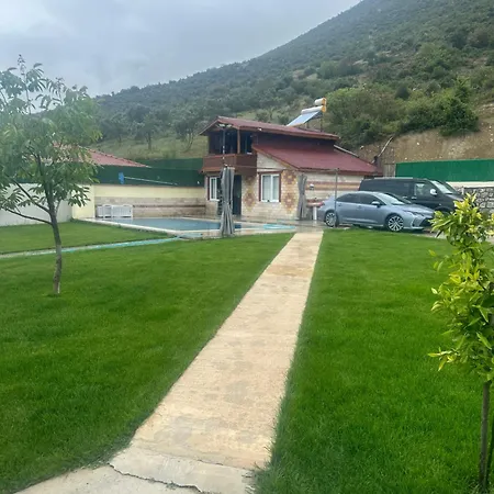 Sehir Ve Doga Manzarali Pamukova